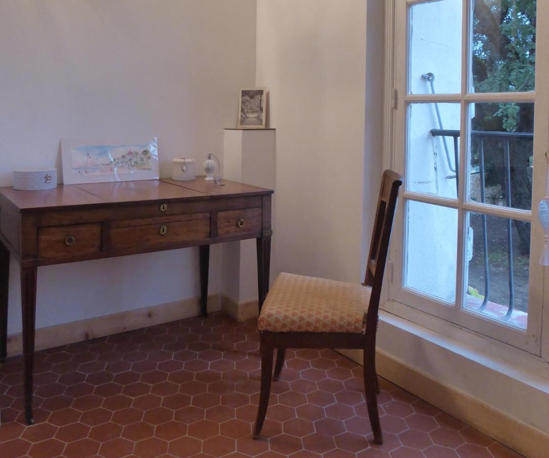 Chateau Saint-Esprit Bed & Breakfast ดรากิญญ็อง ภายนอก รูปภาพ